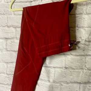 Lorna Jane Deep Red 7/8s legging